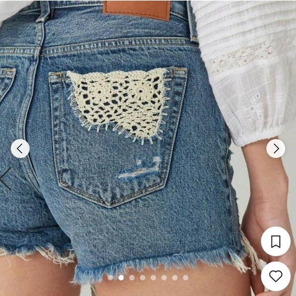 Lucky Brand Women's Blue and Cream Mom High Rise Denim Shorts Size 6/28 - Picture 1 of 12